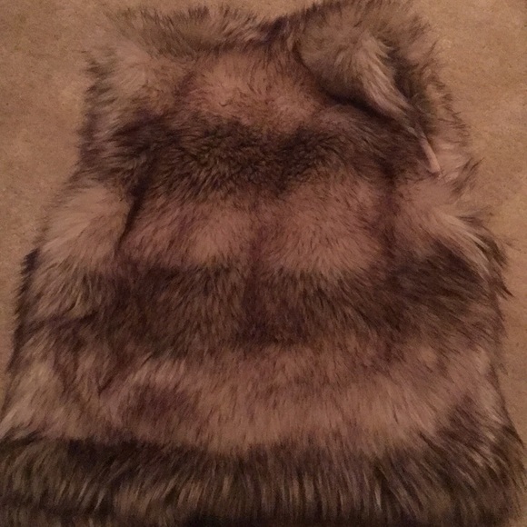 Beige fur vest - Picture 3 of 3
